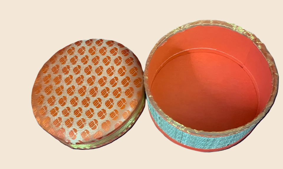 River Grass Gift Box image 1